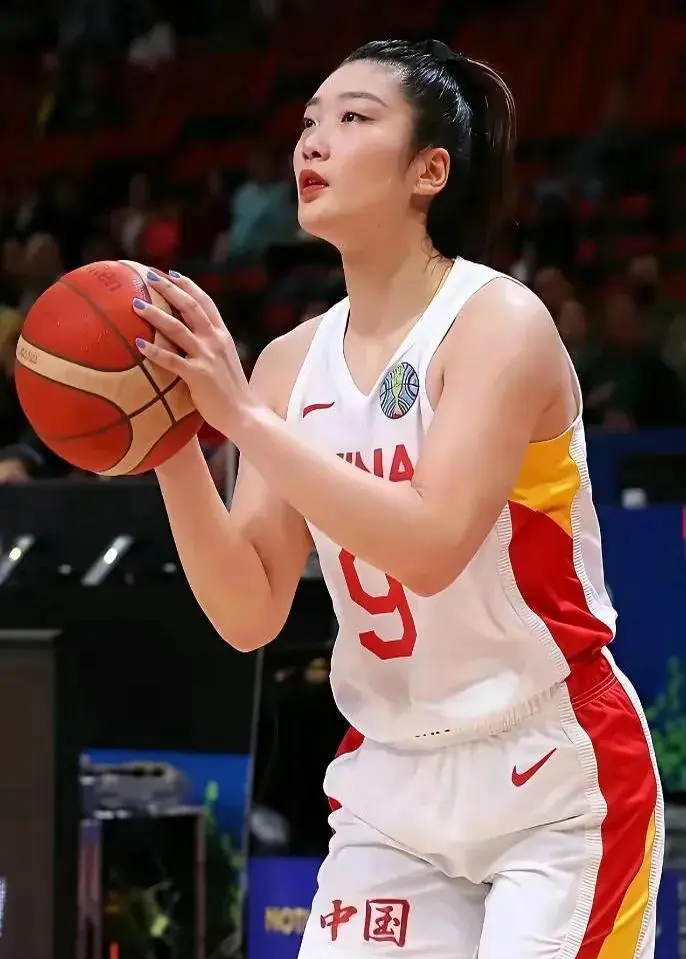 可偏偏有个人,愣是把这山给扛了过去.李梦这姑娘,就是这种人