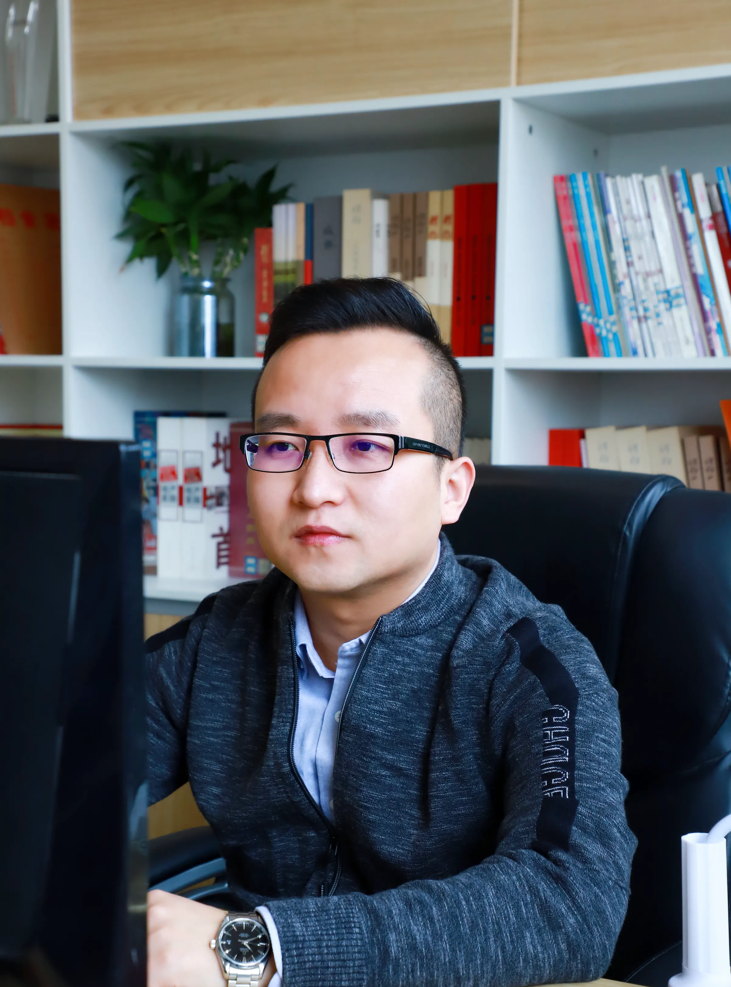 直到2020年,宝鸡陆港新城阳平铁路物流基地正式开通