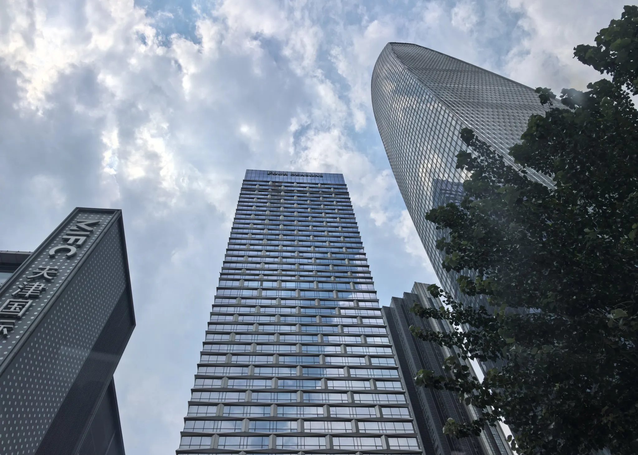 中国的户籍制度是相当严格的,以河北落户北京为例,身