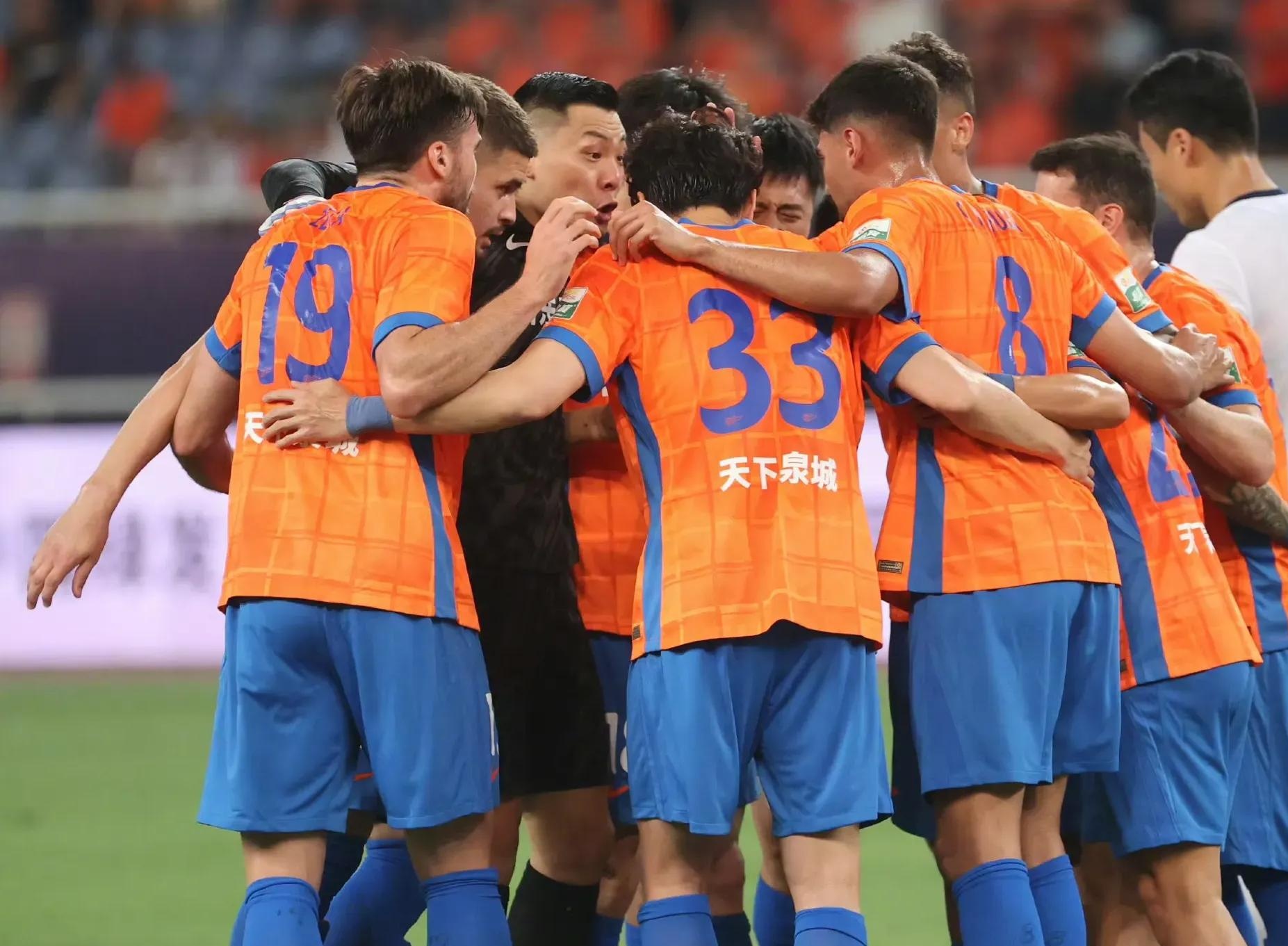 是真服了虽然山东泰山3:1战胜了武汉三镇,你看人家北京国安领先鲁能一