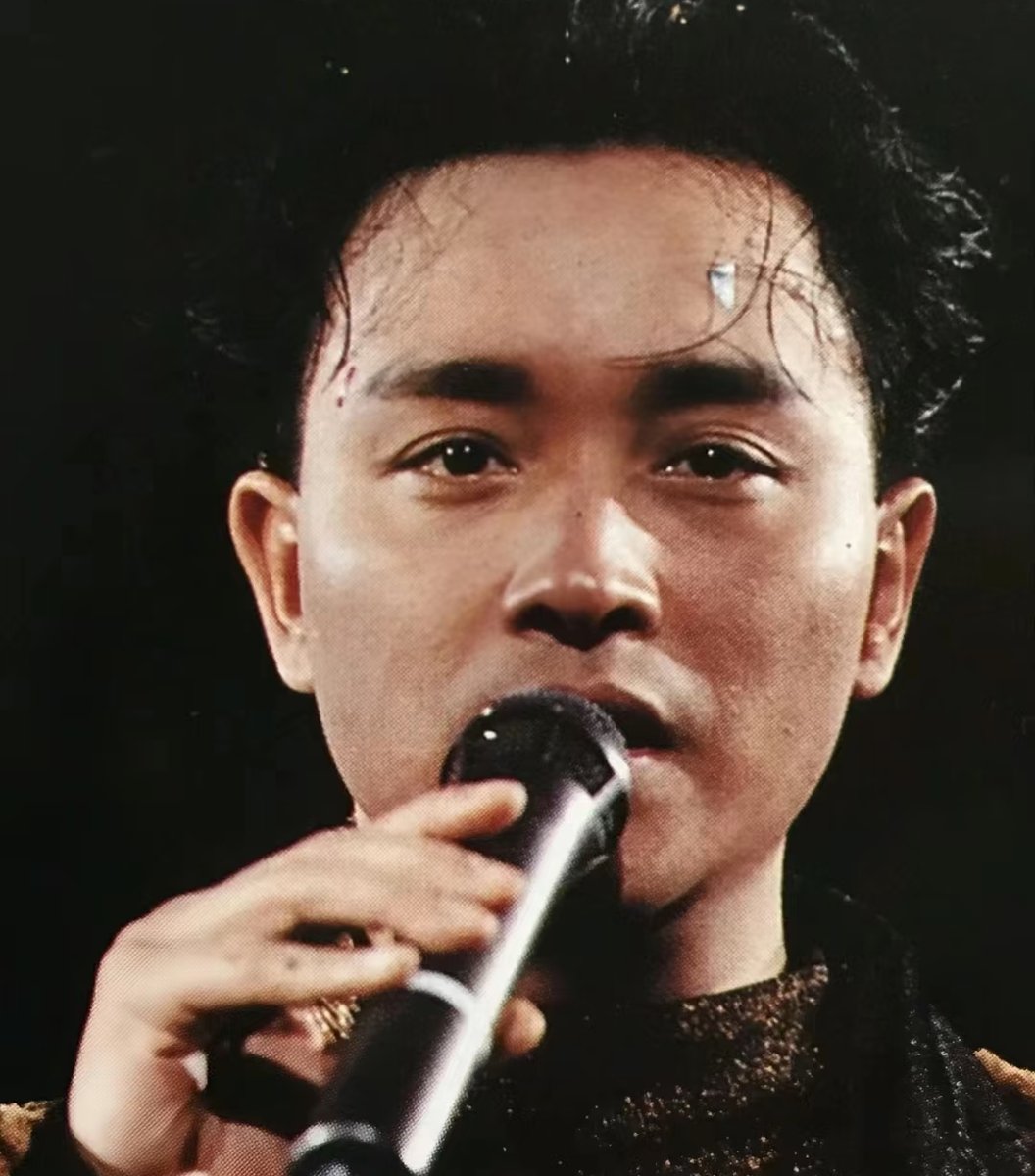 就在昨天向太在社交平台发文说张国荣并非因为心情低落离开的!