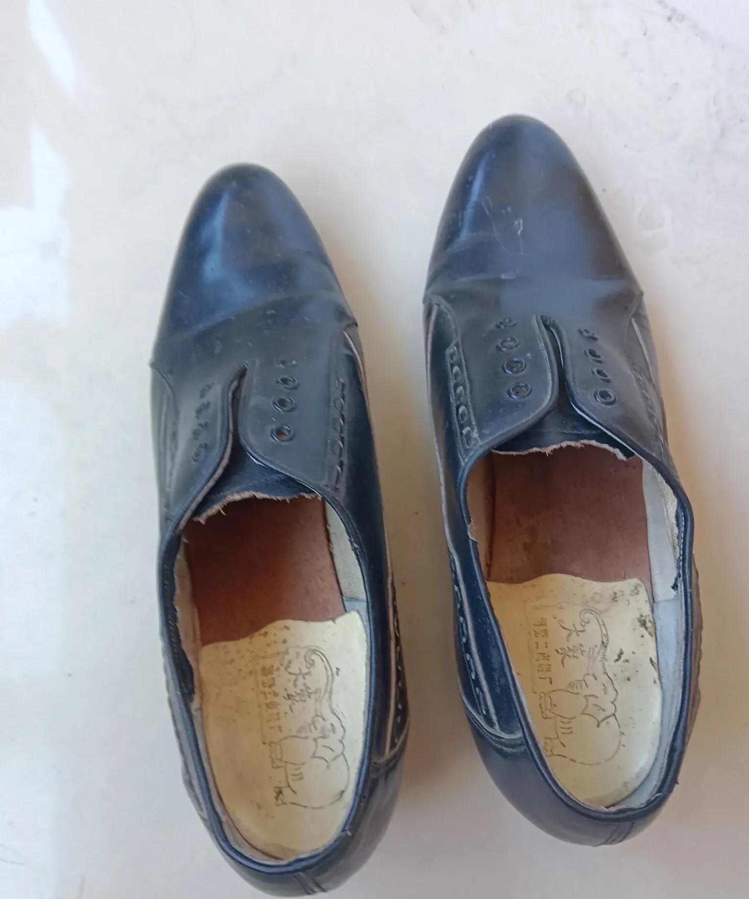 牛皮皮鞋一直没有舍得扔,就像皮鞋发硬六七十年代男式火箭鞋火箭皮鞋