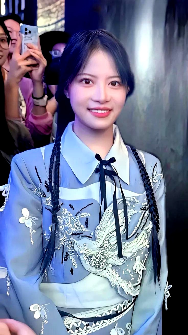 这次是二饼要求的,他演奏楚玉笛子的视频