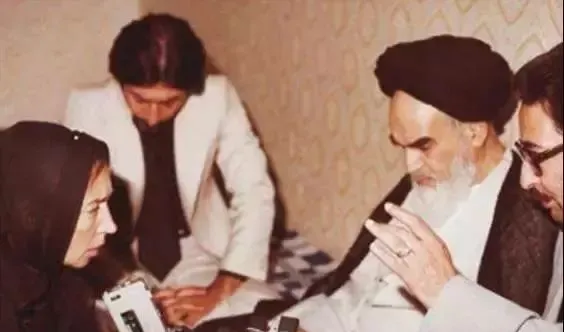 1979年,意大利女记者法拉奇准备去采访伊朗国父霍梅尼