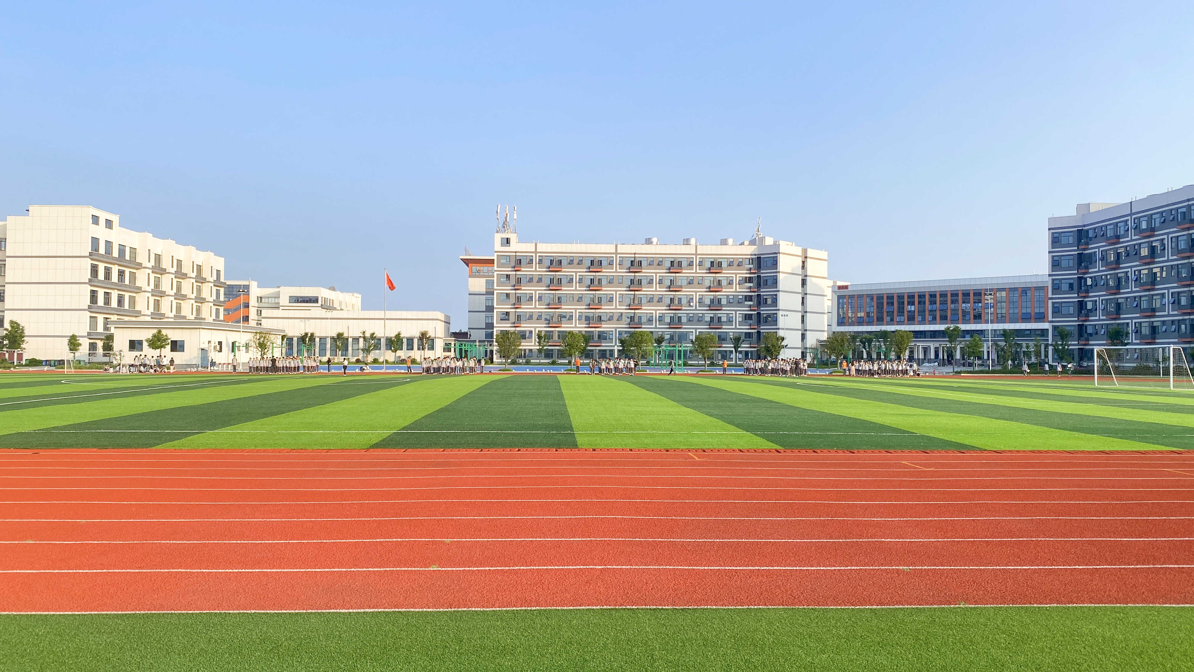 在这个快速变化的时代,选择一所适合自己的学校,意味