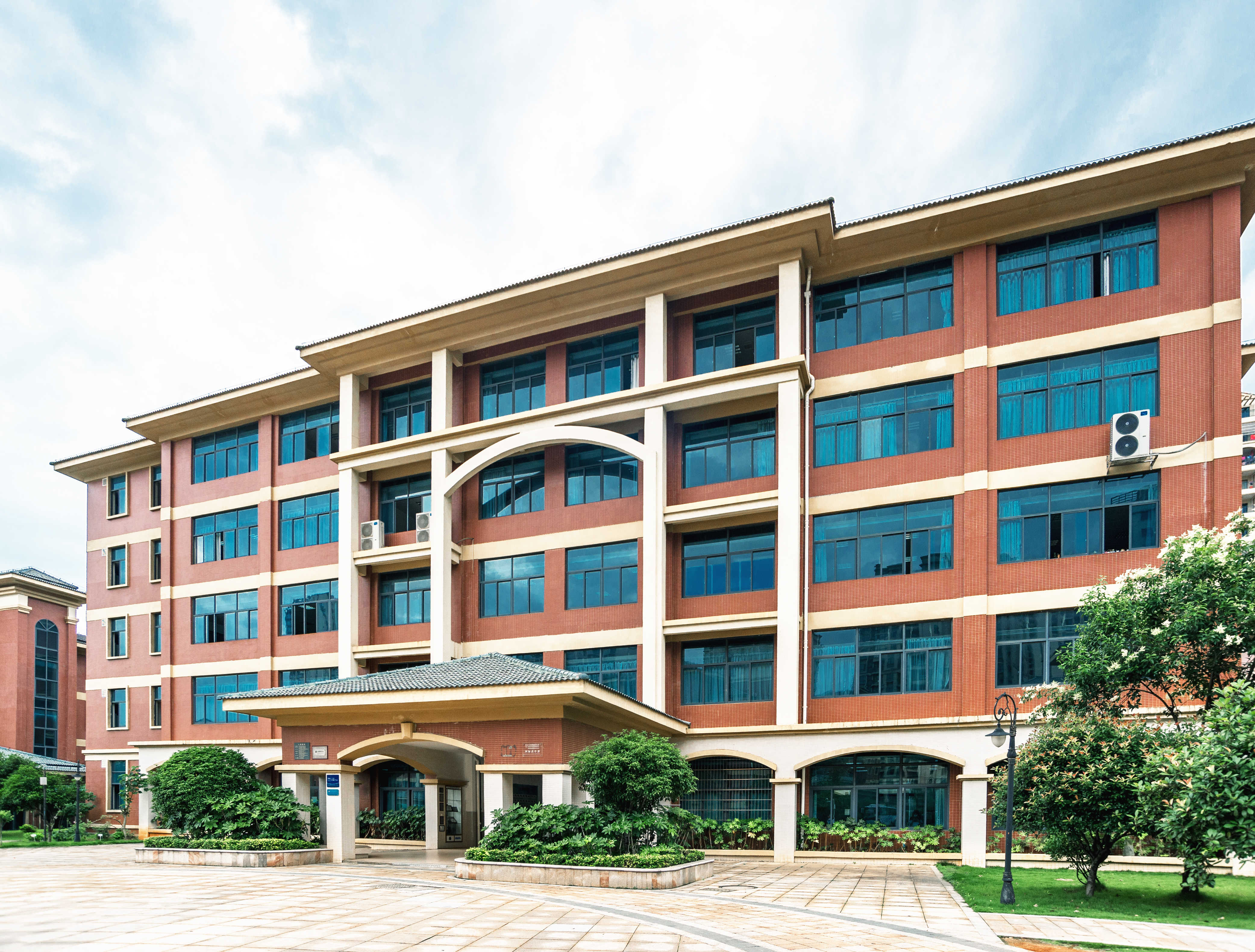 在人生的每一个重要节点上,选择往往决定了未来的方向