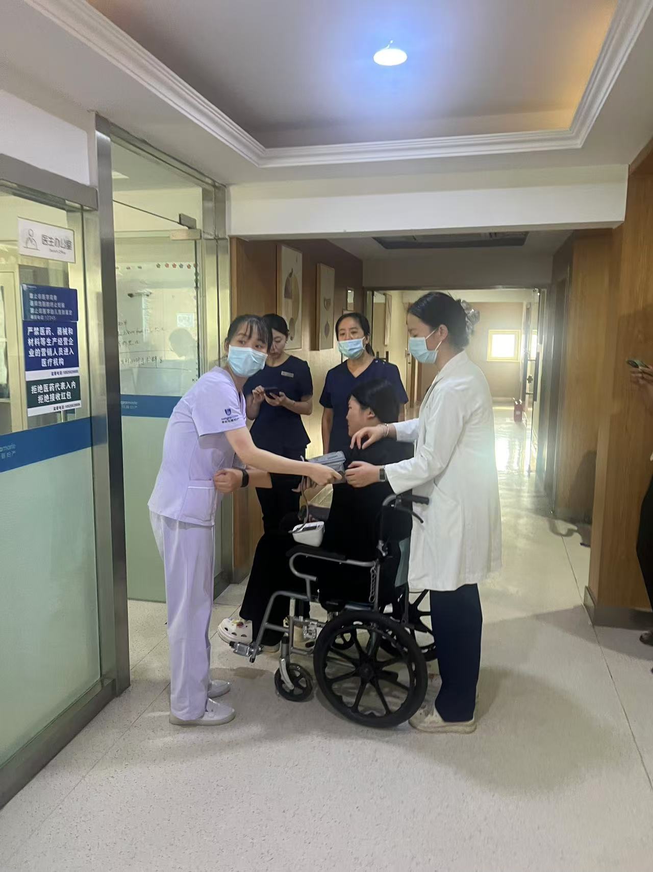 包含北大人民医院、护士全程协助陪同号贩子挂号，所有别人不能挂的我都能的词条