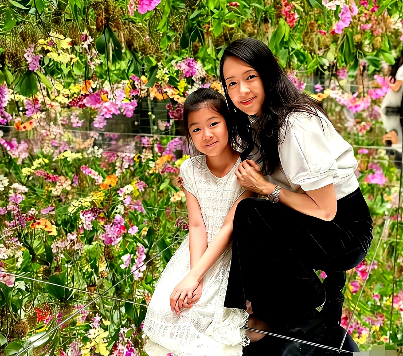 九岁小姑娘一个水下倒立,直接让全网炸开了锅