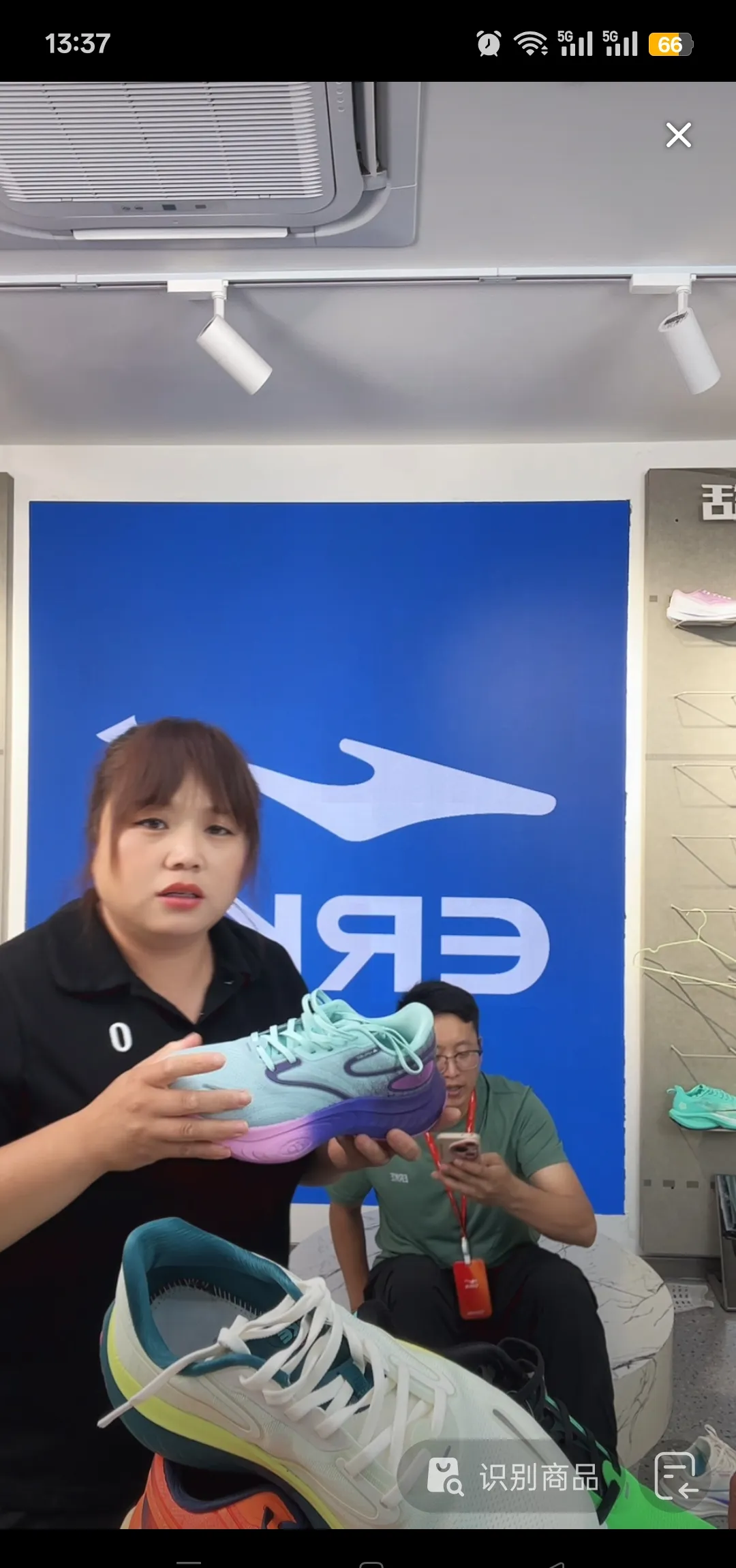 满屏的都是加油,说实话,这次丹丹的解说真不错,进步了不少