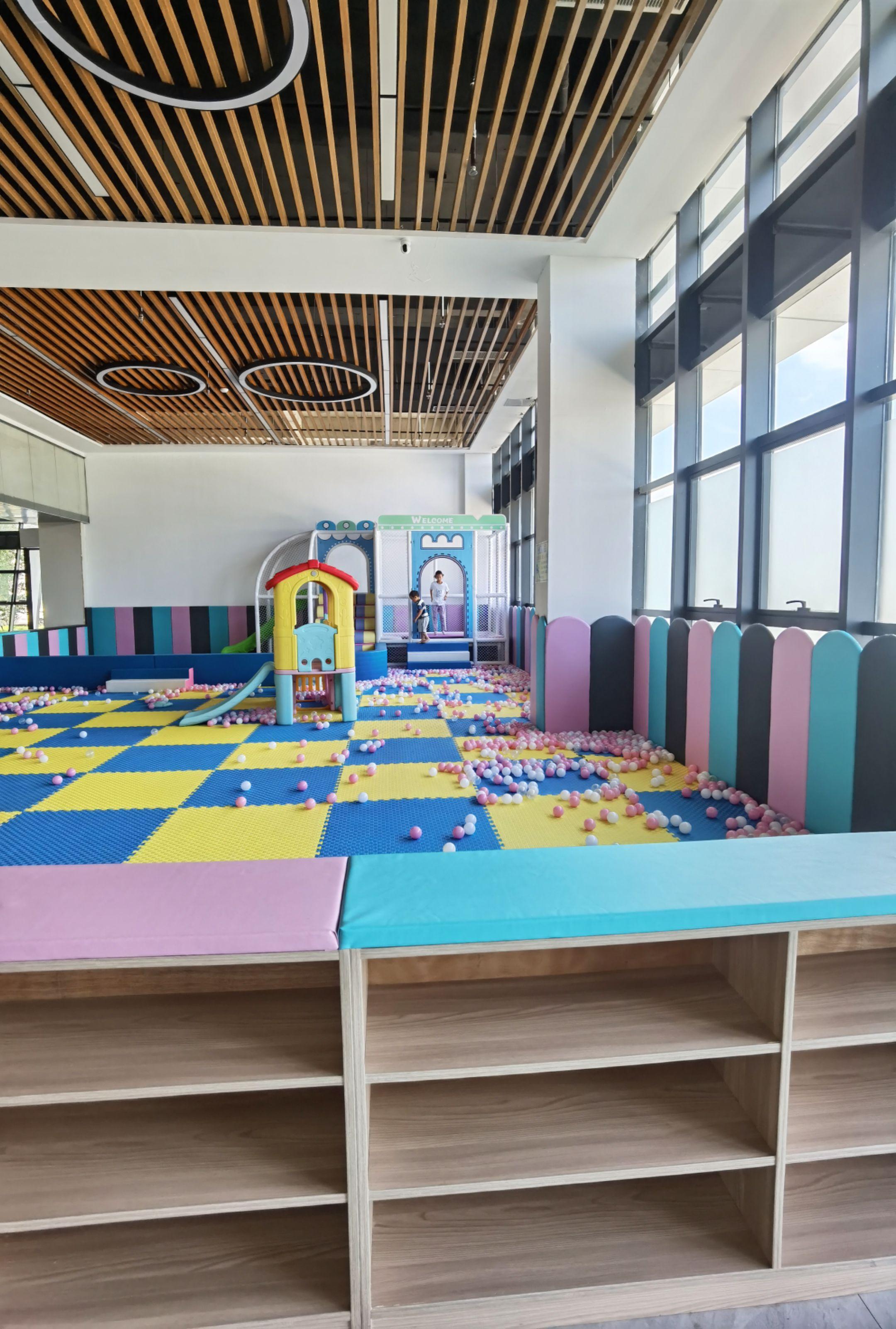 大热天坐长途车,真不是闹着玩的苦差事!