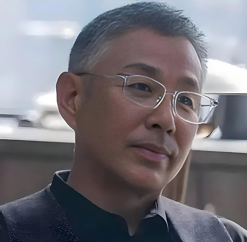 一位主持人曾经问老牌演员陈道明:除了演戏,对您个人来说,这辈子最