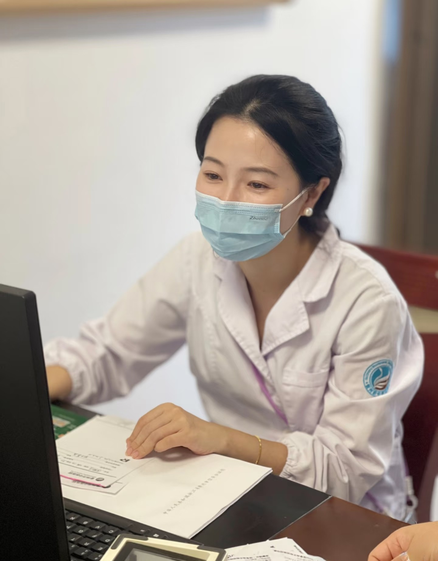 包含北医三院、门头沟区国医大师黄牛挂号，随便点名用实力说话的词条