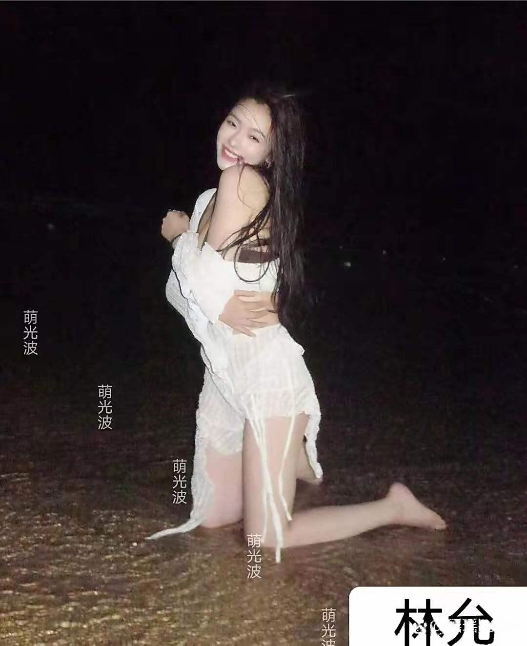 九位女明星穿泳装,你最中意谁的?