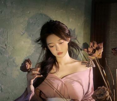 写真她像风吹进了夏天 那天拍照,姑娘穿着淡紫和服,跟摆拍没多大关系