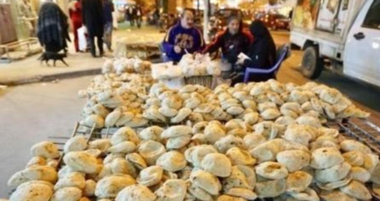 直到现在,埃及老百姓每天都离不开这种又香又好吃的大饼