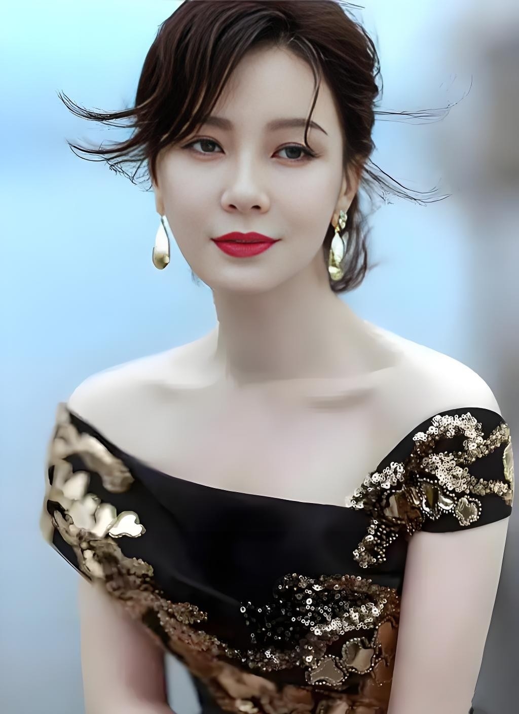 真不敢相信,视频里的那个陈数,怎么看着都不像是她,简直让人咋舌