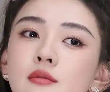 听说最近她有新作品更新,粉丝们激动得跟过年似的,都在盼着她的新角色