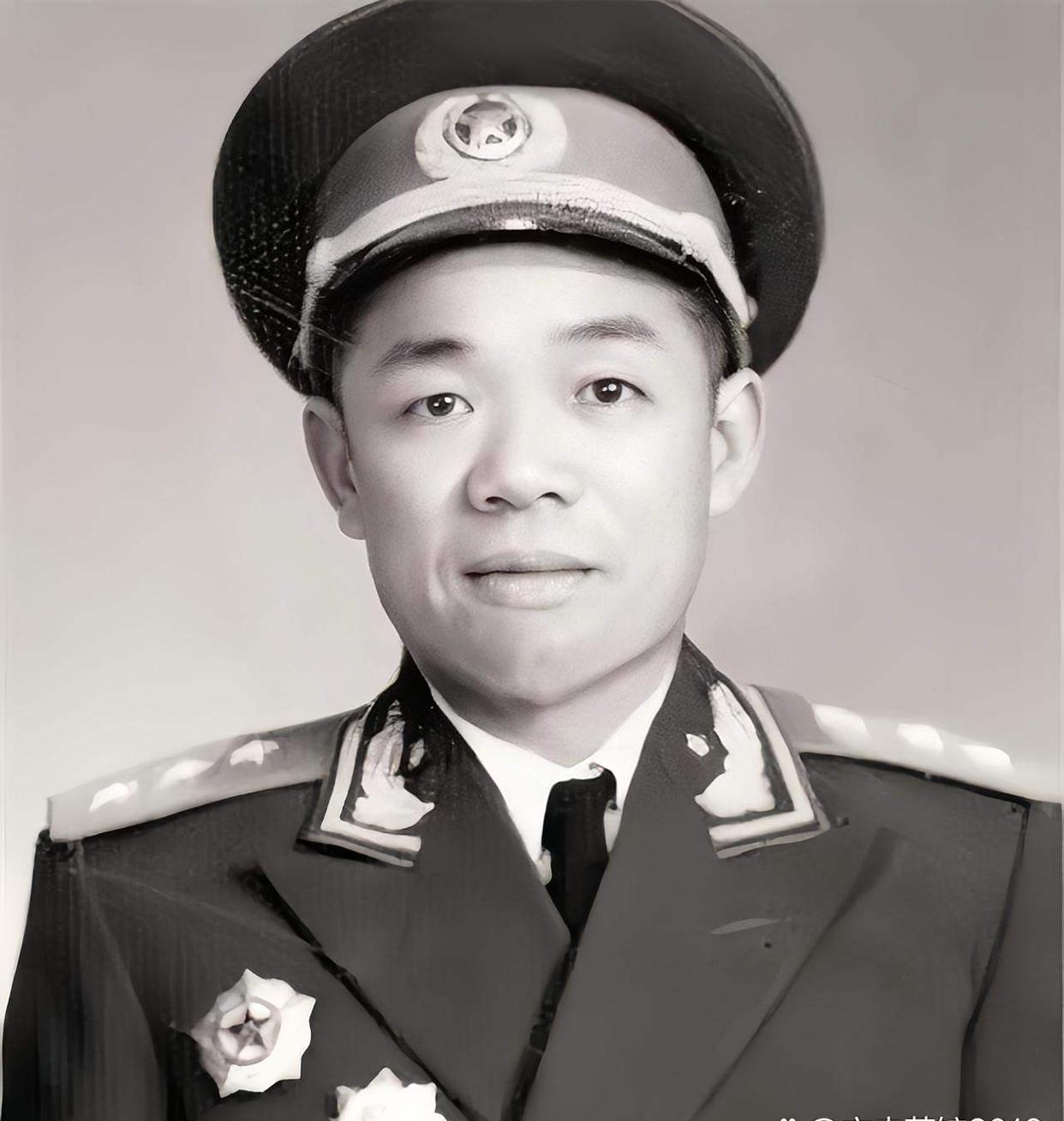 奇怪的是这两个纵队一直很难出上将