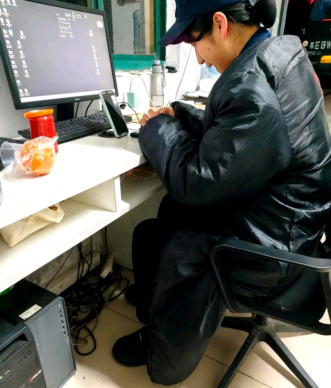 可一位来应聘的大爷一听说要考消防设施操作员证马上就走了