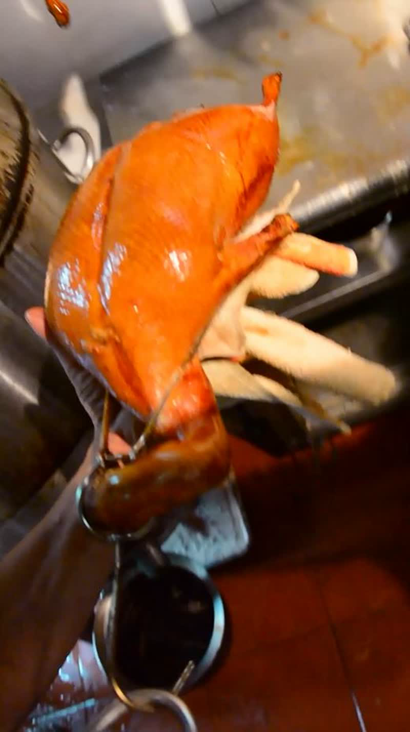 走访得知,脆皮水制作,火候关键.建议选熟手控火,或购温控锅炉