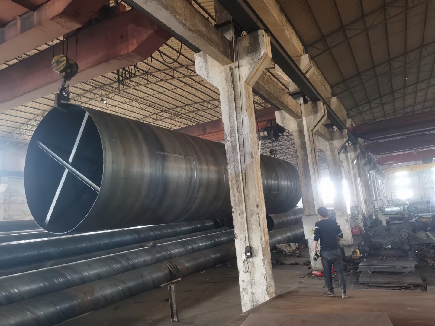 冷弯成型工艺可以生产出一些形状简单,较薄壁的钢护筒,适用于一些规格