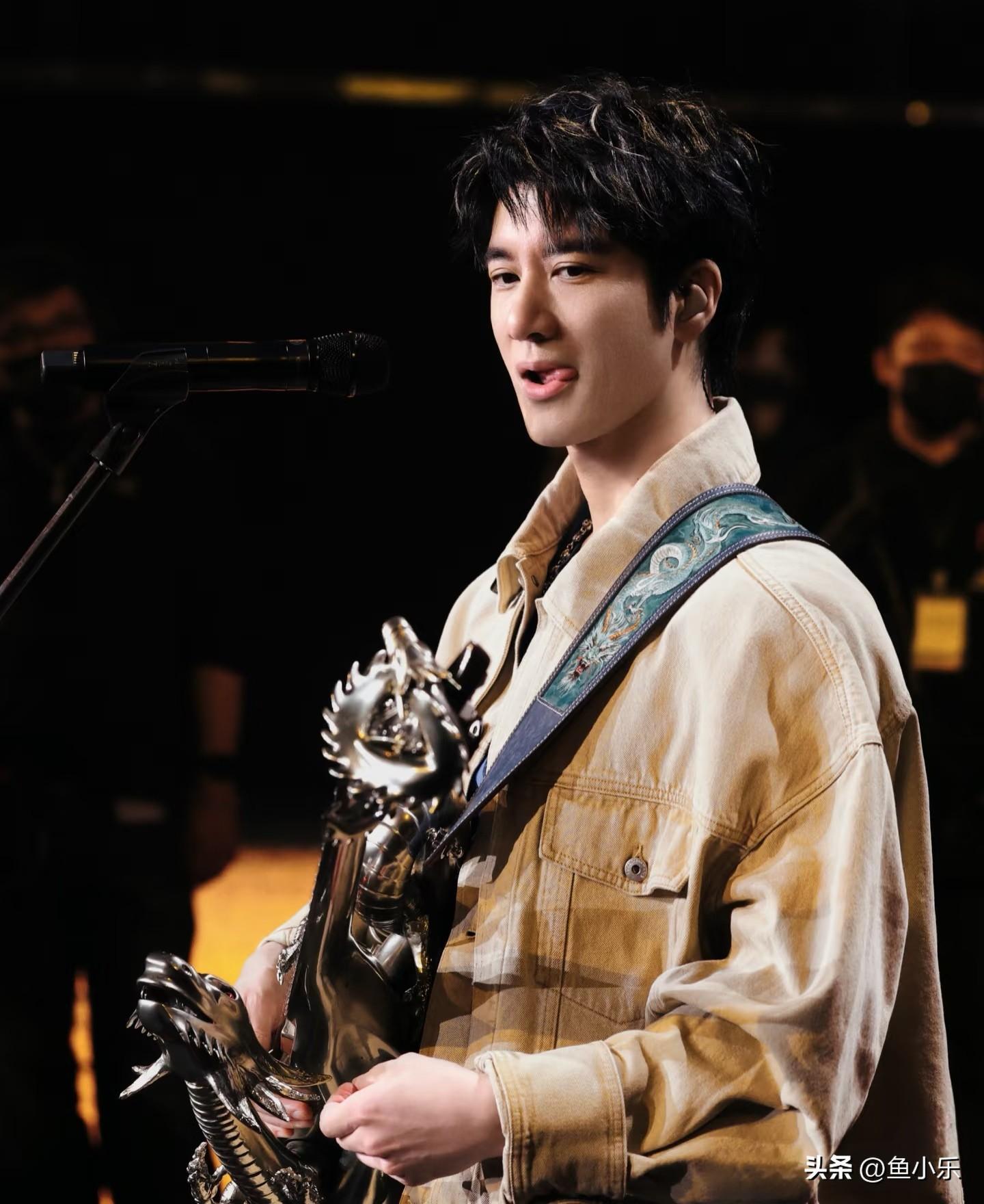 王力宏年轻时超帅照片曝光