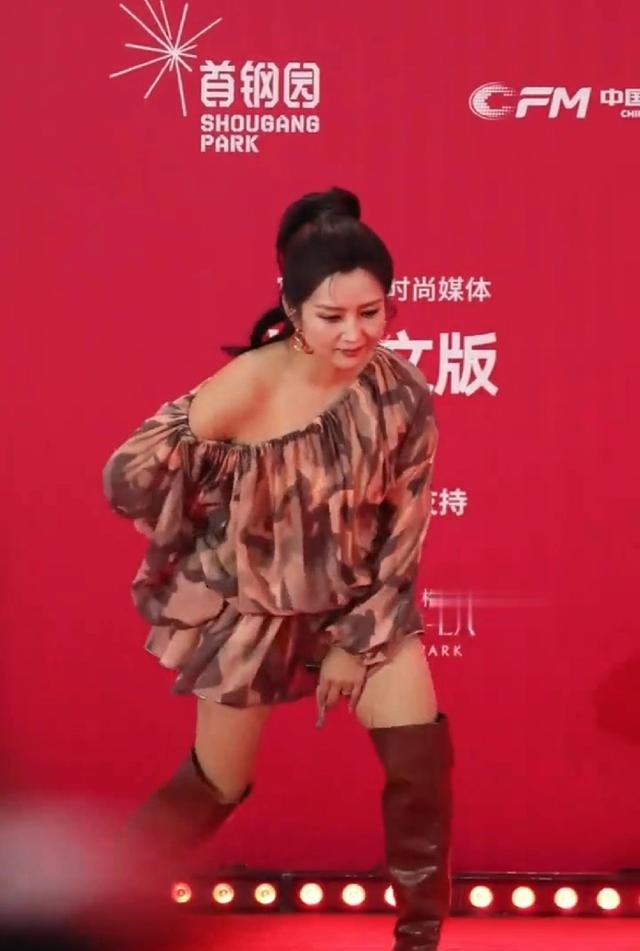 泰山一九九五出版意大利重磅回归经典重现，久违漫画再次唤醒无数读者童年记忆，市场反响热烈掀起新一轮收藏热潮，众多粉丝翘首以盼期待正版正式发售。