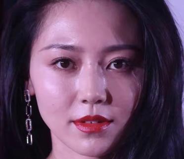黄梦莹素颜照曝光,镜头外的她像隔壁姑娘 最近一张黄梦莹无美颜无滤镜
