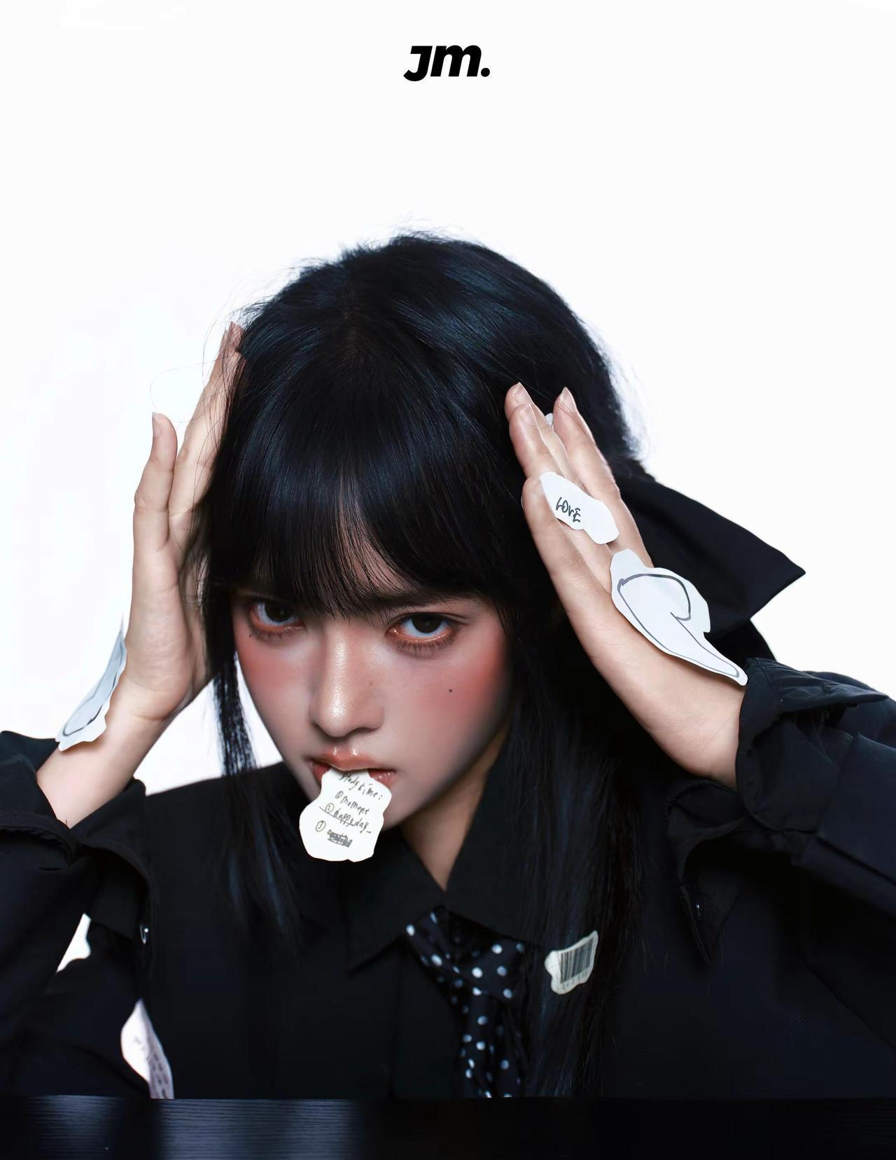 一组韩系"甜酷"写真,照着这几招就能拍出少女感 说拍写真,很多人想要