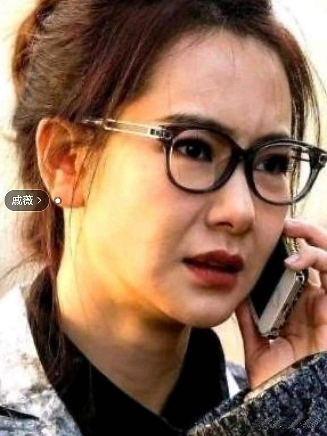 戚薇讲过拍戏遇副导不轨直接拒了说有男友结果好多镜头被剪还遭排挤