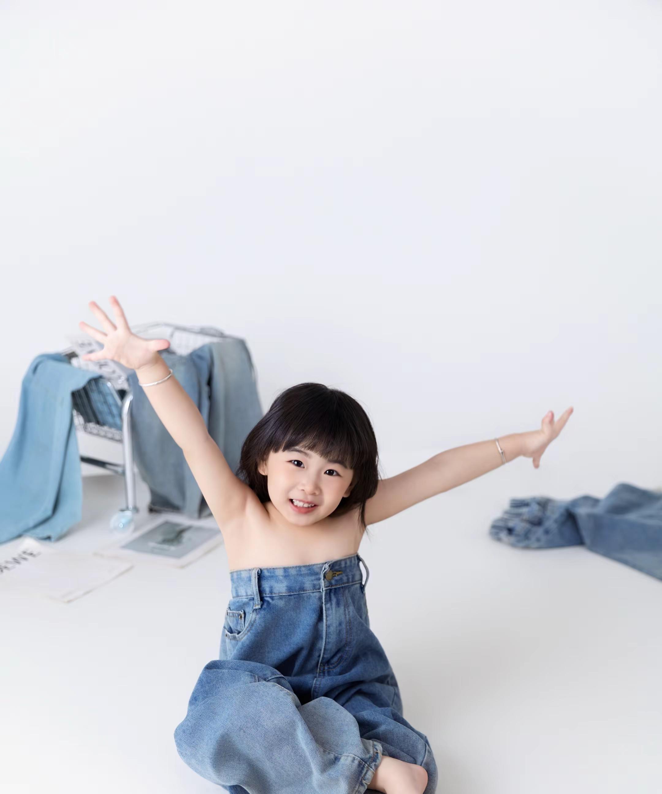 这位小姑娘刚过完生日治愈力满满