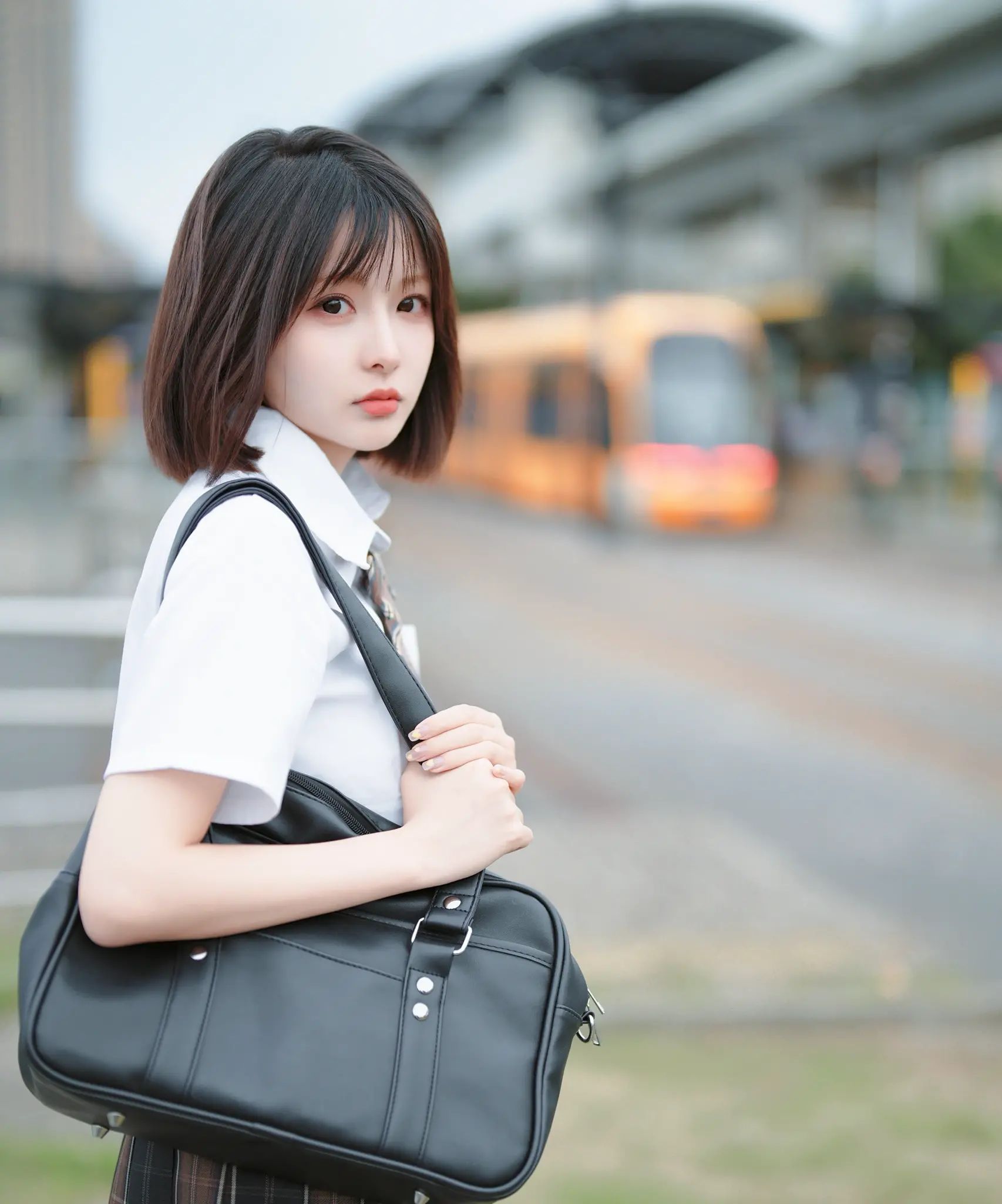 街头偶遇一组jk写真,清新小姐姐把镜头都要笑化了 那天逛街,翻到一组