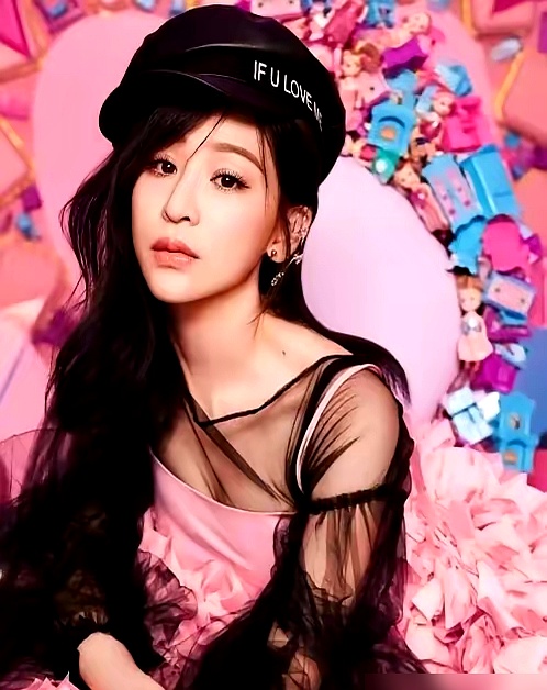 王心凌和吴克群被拍到同进同出,惹得网友们炸开了锅