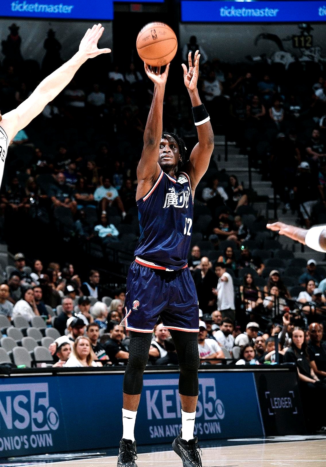 虽然一路被伤病困扰过好几回但只要身体回到巅峰奥拉迪波回到nba