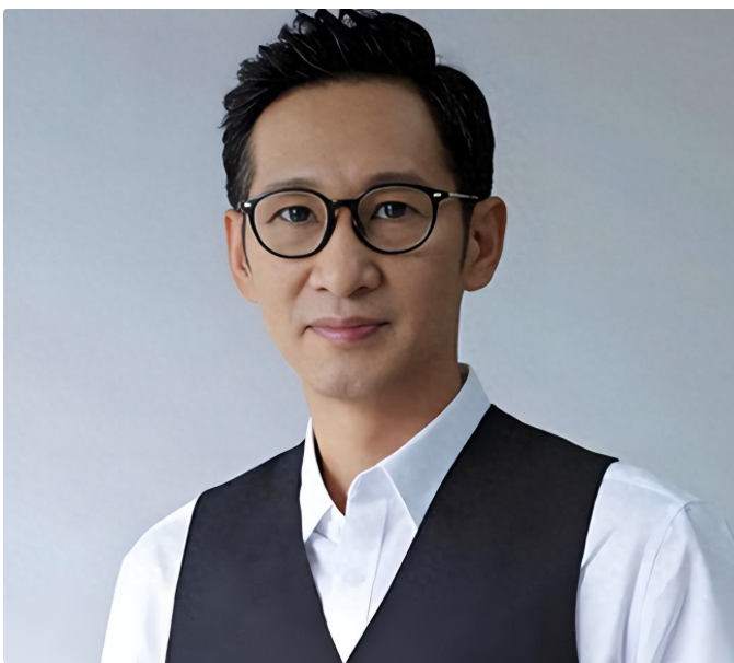 58 岁无儿无女的王劲松,真可谓是内娱的一股清流