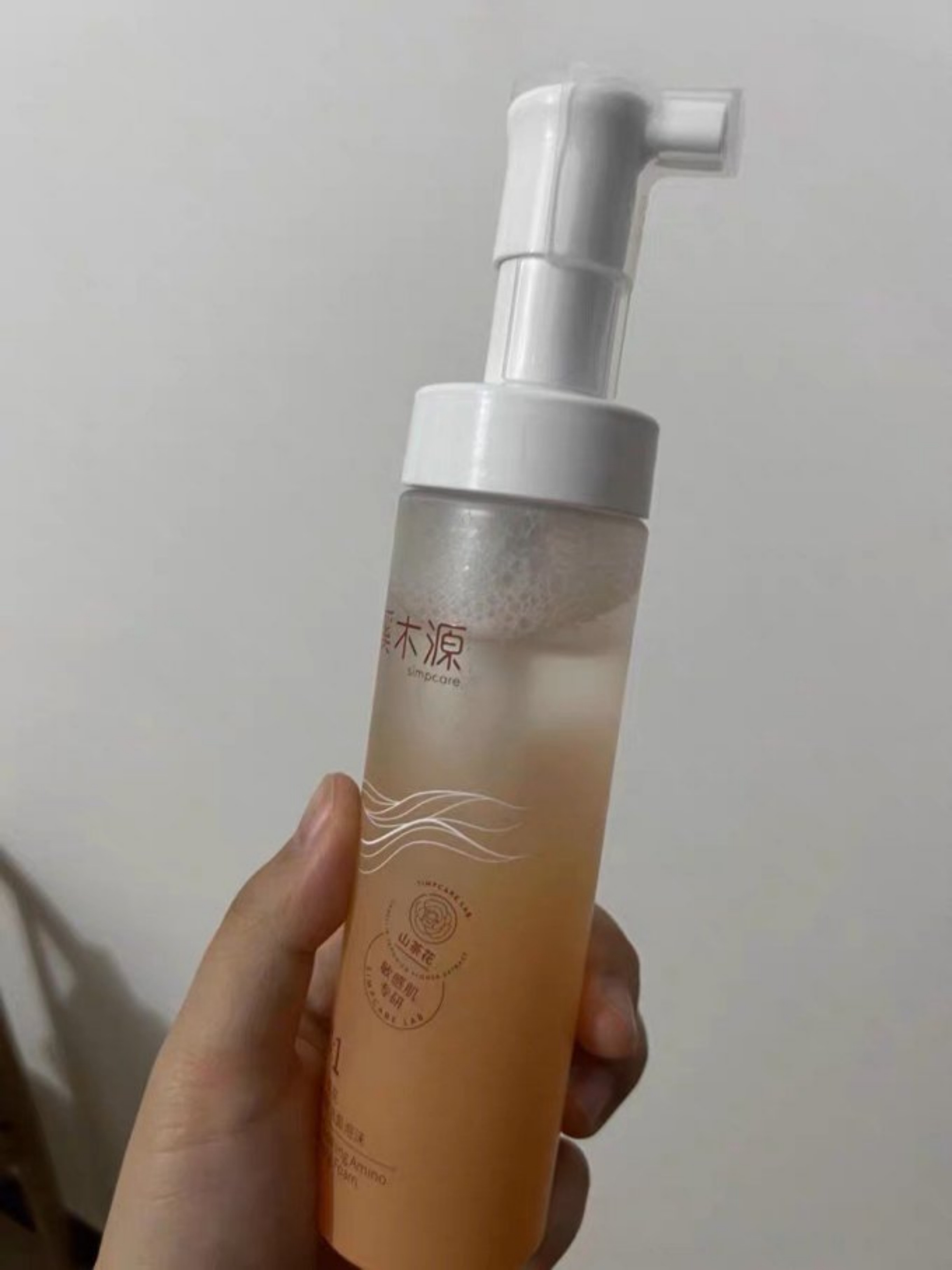 控油祛痘洗面奶 作为一名高中生我之前一直被黑头和闭口问题困扰