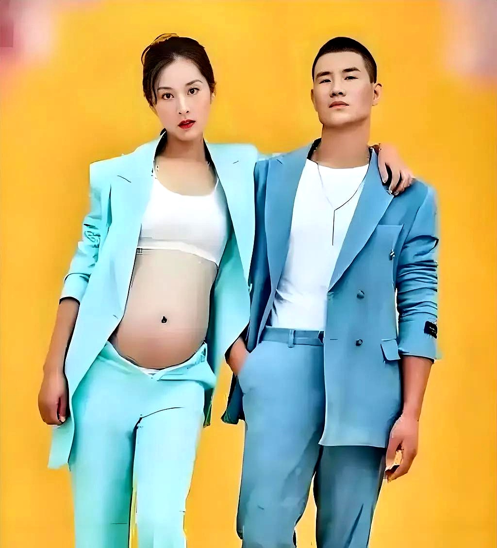 前阵子嘎子的社交账号全被封了,紧接着郭珊珊又开了快手和抖音,真是接