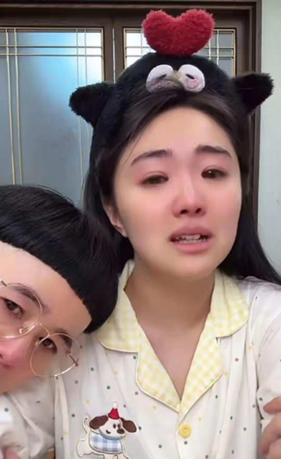 前央视主持人王宁26岁的女儿王逸宸两个多月前刚补办婚礼最近传出
