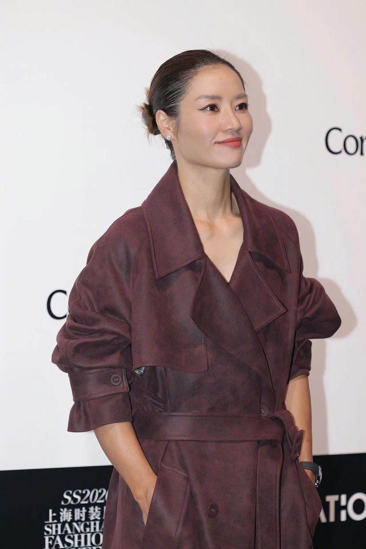 李娜亮相时装周这气场比超模还强真不愧是世界冠军