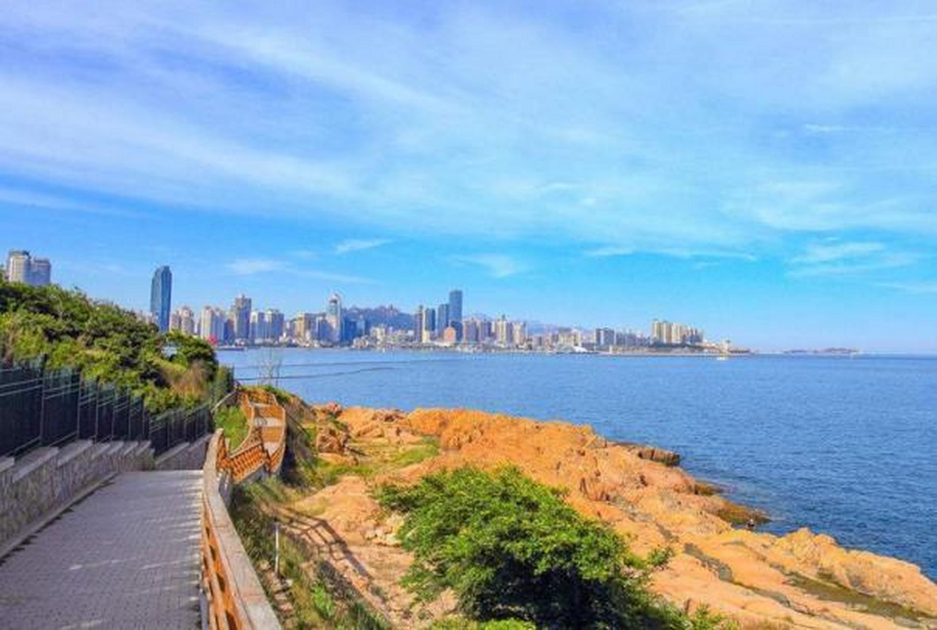 青岛赶海的地方有哪些 八大峡  栈桥海上皇宫以西的八大峡区域,是赶海