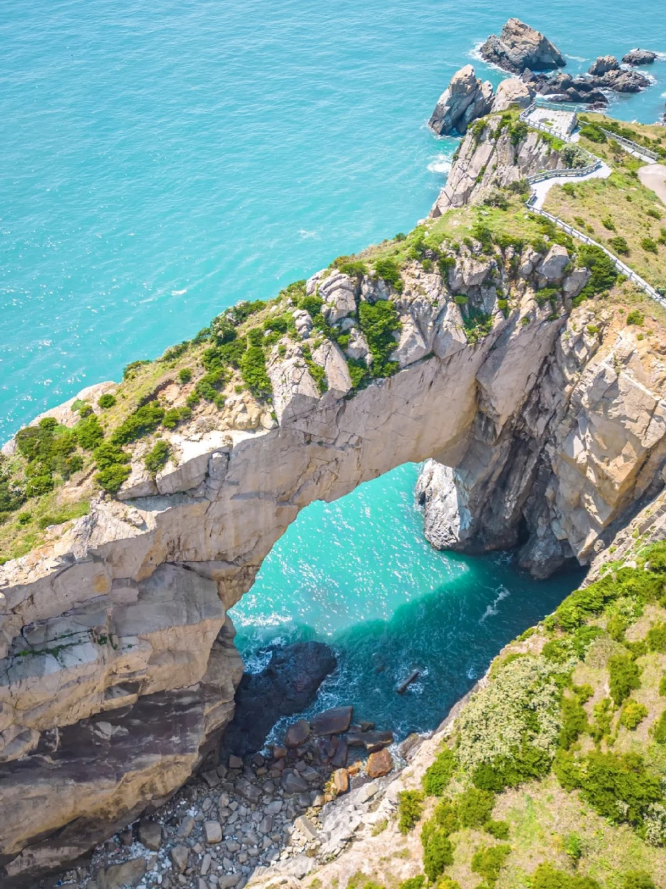 宁波象山县渔山岛:位于宁波市象山县,是象山最南端的一个列岛,岛上