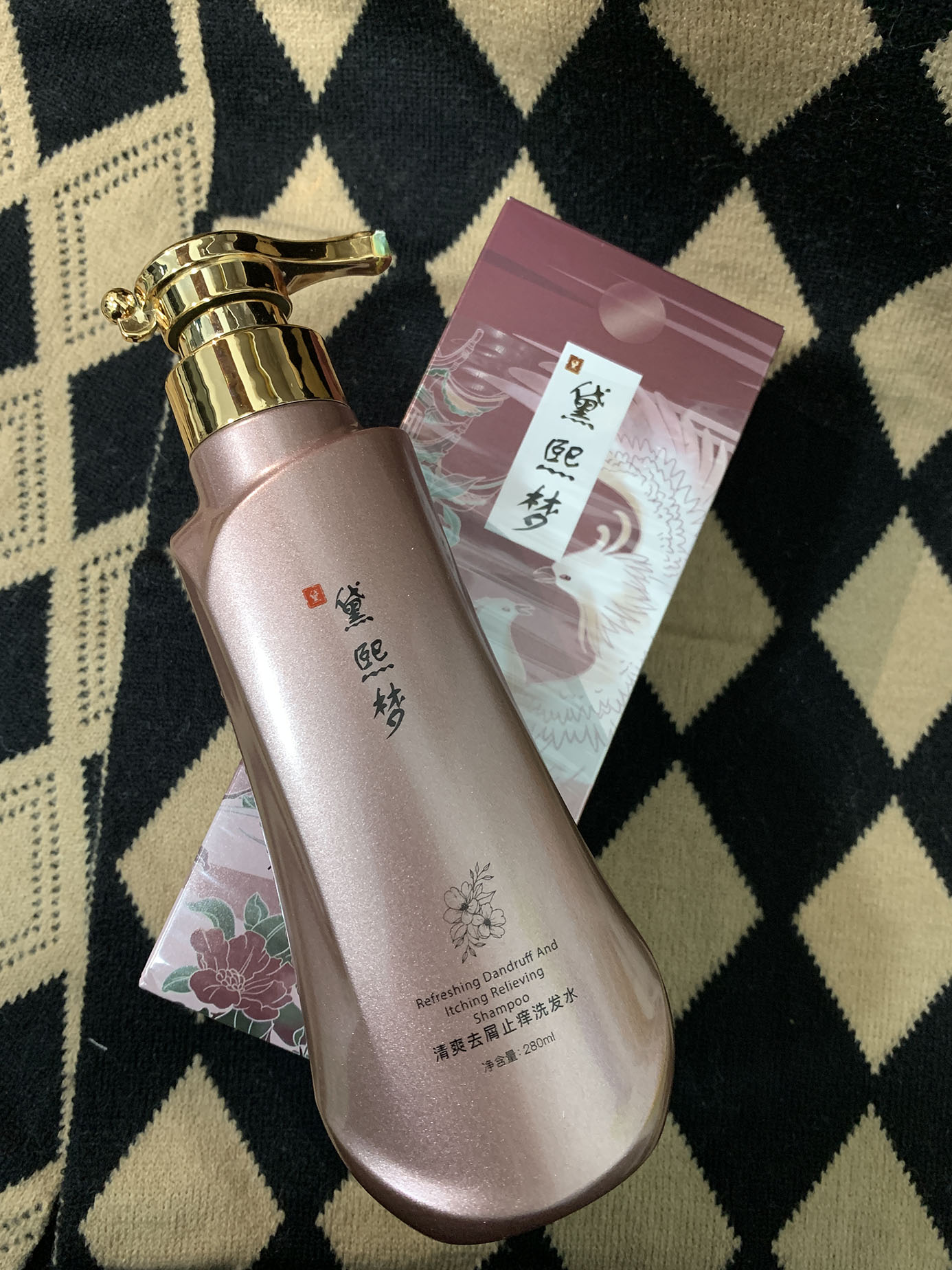 一瓶洗发水,开启清爽头皮新体验"工欲善其事,必先利其器