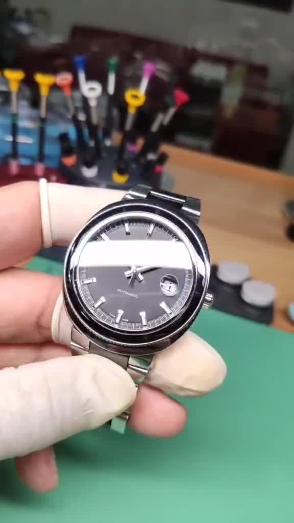 今天和大家分享一下我对雷达帝星系列手表进水维修的经历,希望对大家