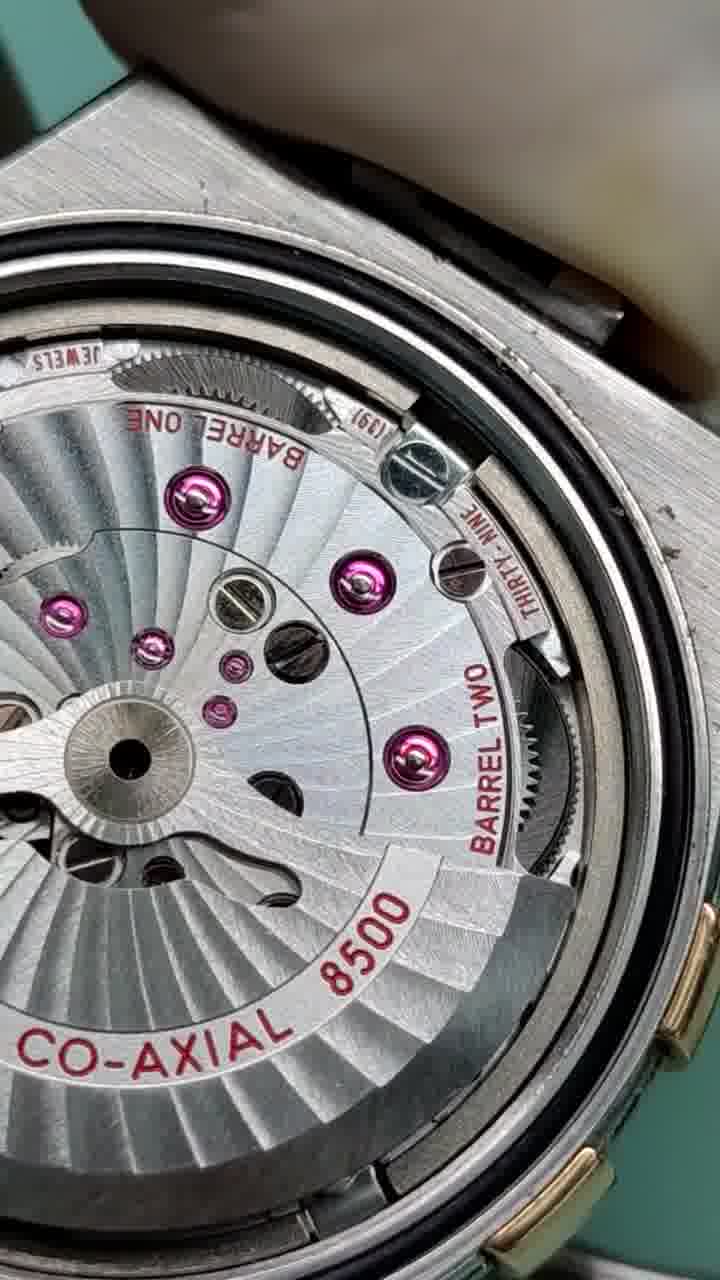 欧米茄星座进水维修 从水汽侵入到修复 进水问题,几乎是每个表主都不