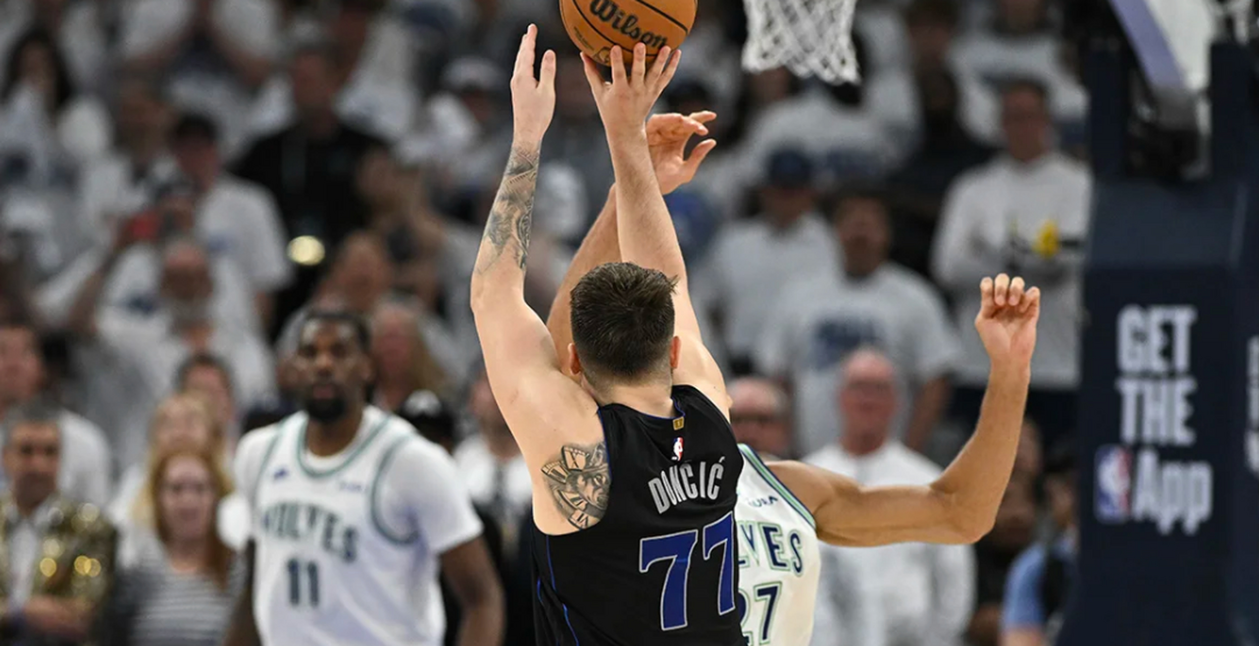 【东契奇迎射戈贝尔完成绝杀,独行侠2-0领先森林狼】  北京时间5月25