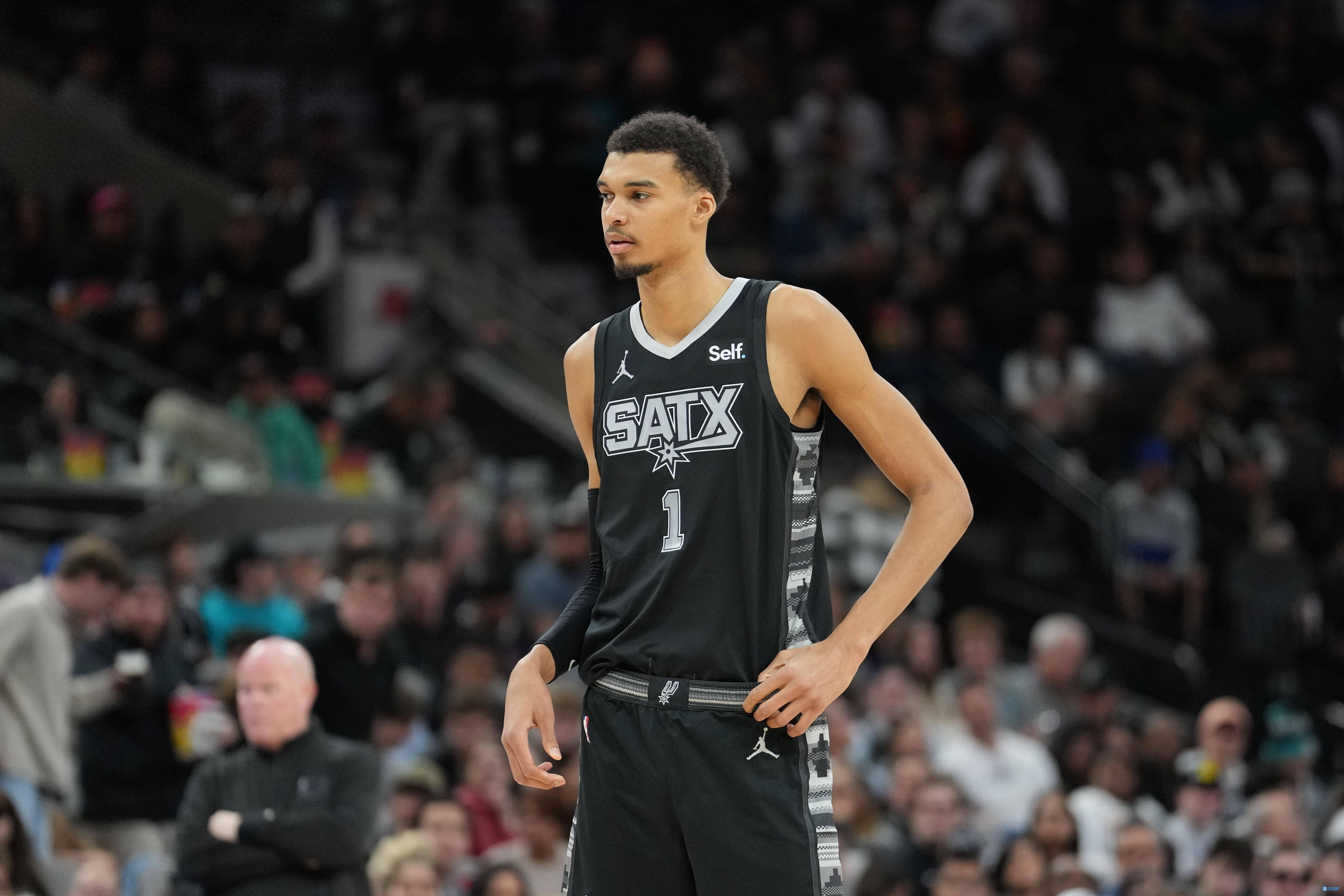 诺维茨基怒批文班亚马！轻视霍尔姆格伦引传奇不满，暗藏多年宿怨