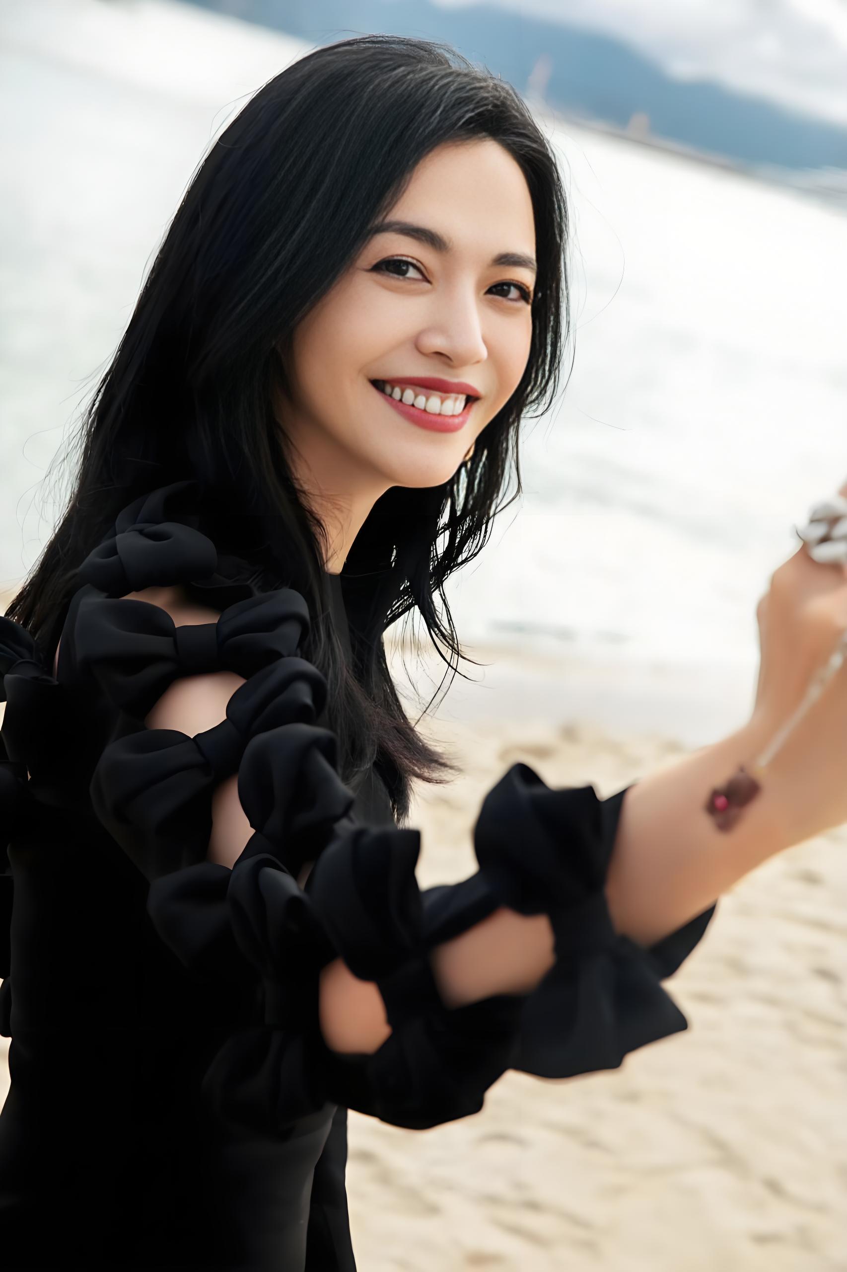 " 柏林电影节给最佳导演发奖杯,中文互联网却硬要给姚晨颁"最佳气氛组