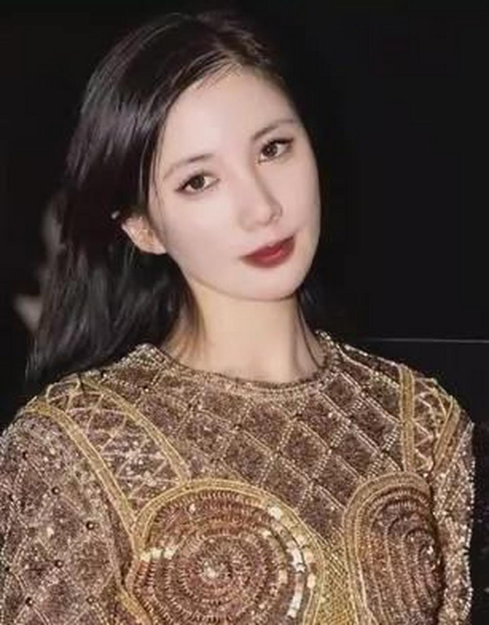 黄景瑜前妻# 黄景瑜前妻是王雨馨这事毋庸置疑,有网友称王雨馨经衬妹