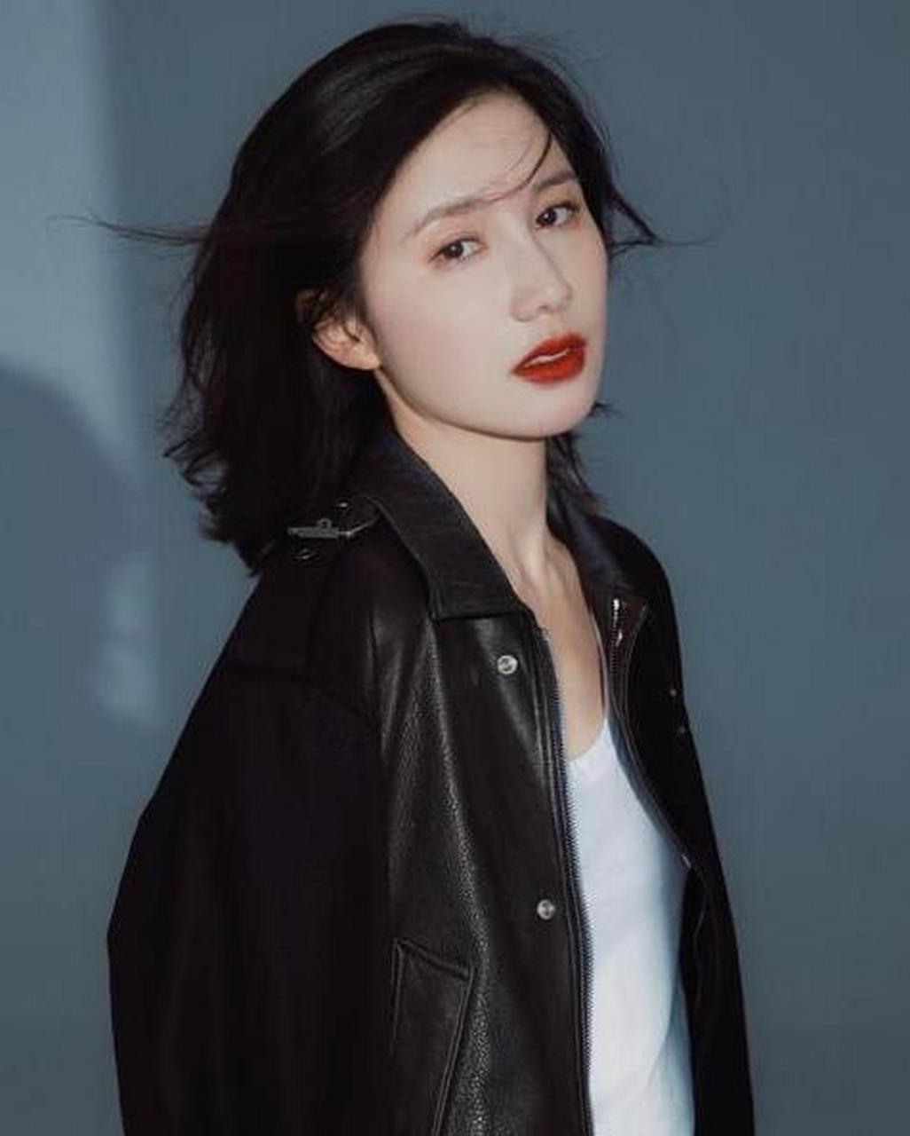 黄景瑜前妻# 黄景瑜前妻是王雨馨这事毋庸置疑,有网友称王雨馨经衬妹