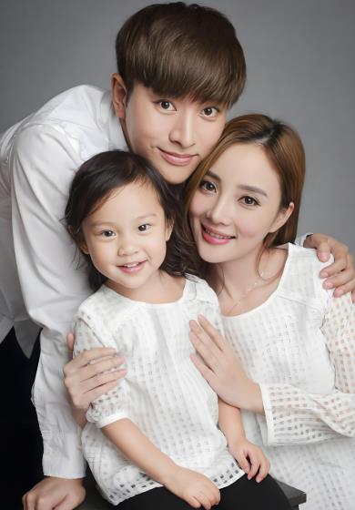 甜馨说贾乃亮是很好的爸爸# 贾乃亮李小璐女儿甜馨已经长到12岁了,12